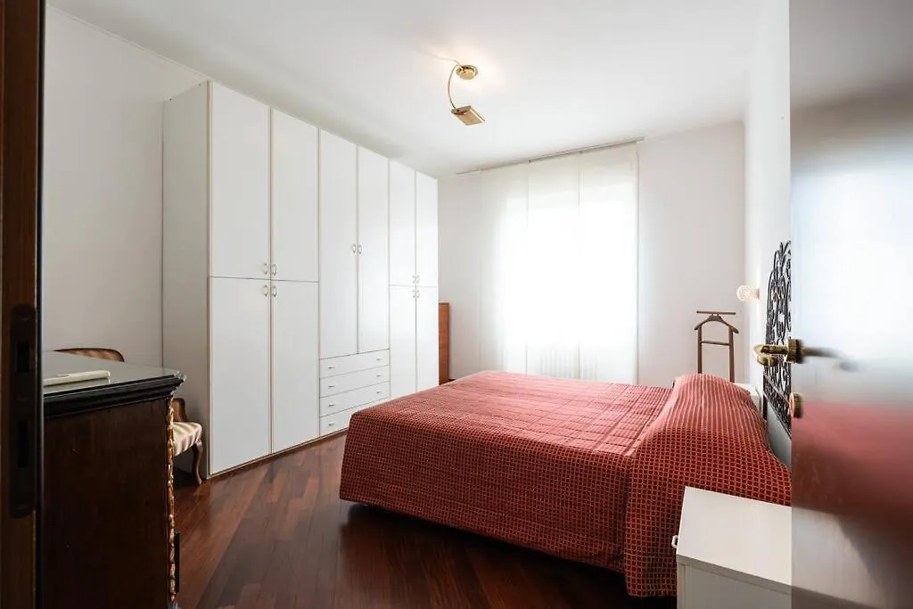 Apartment Fantastic Two Bedroom Zara 5Th Fl- Mirable Pm Milan Italy