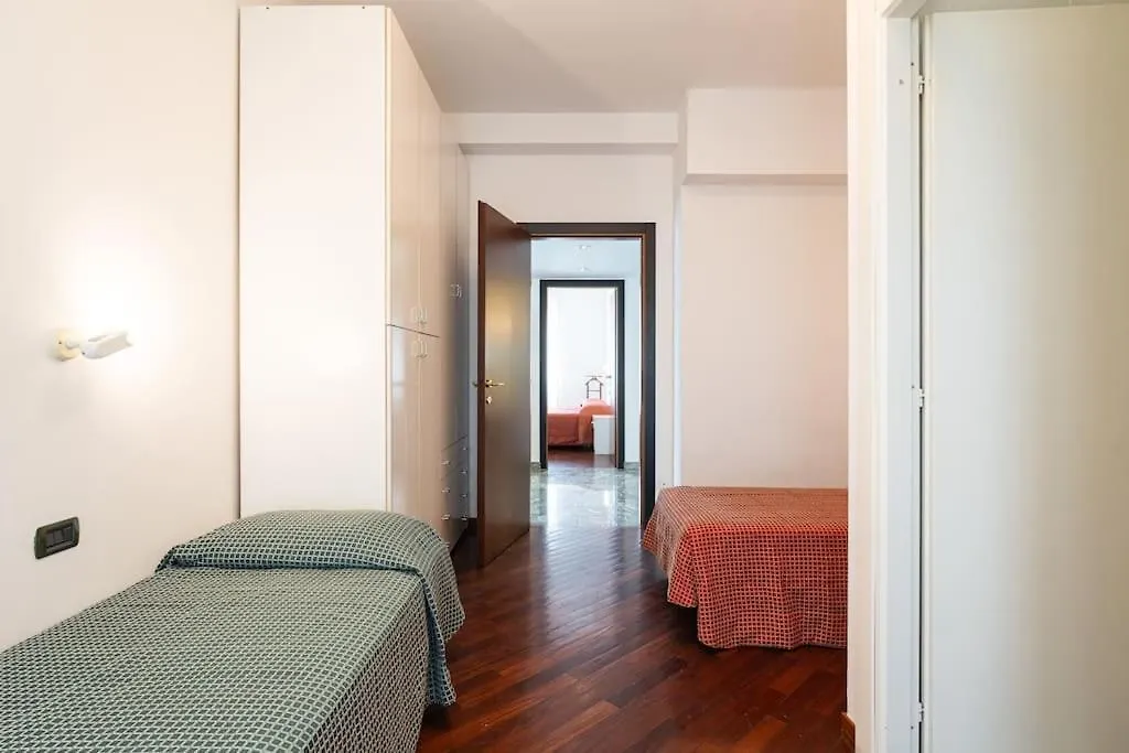 Fantastic Two Bedroom Zara 5Th Fl- Mirable Pm Milan 0*,  Italy