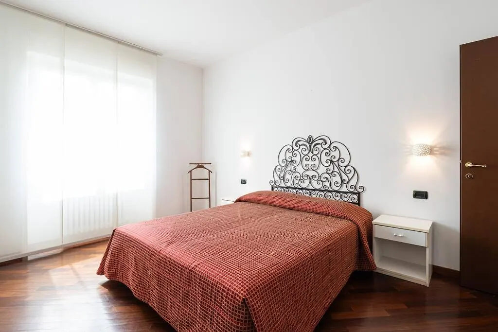 Fantastic Two Bedroom Zara 5Th Fl- Mirable Pm Milan Apartment
