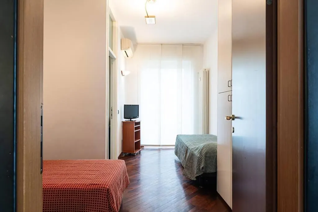 Fantastic Two Bedroom Zara 5Th Fl- Mirable Pm Milan
