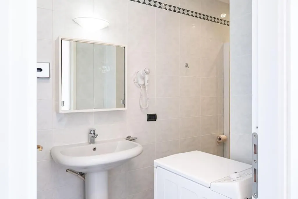 Fantastic Two Bedroom Zara 5Th Fl- Mirable Pm Milan Italy