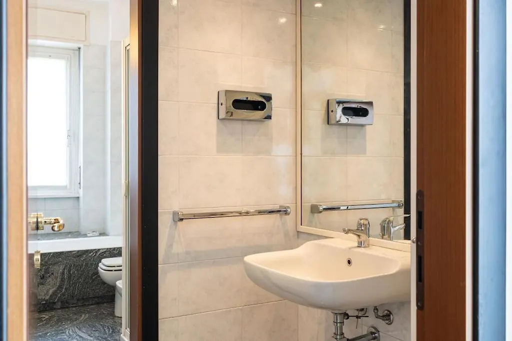 Fantastic Two Bedroom Zara 5Th Fl- Mirable Pm Milan 0*,  Italy